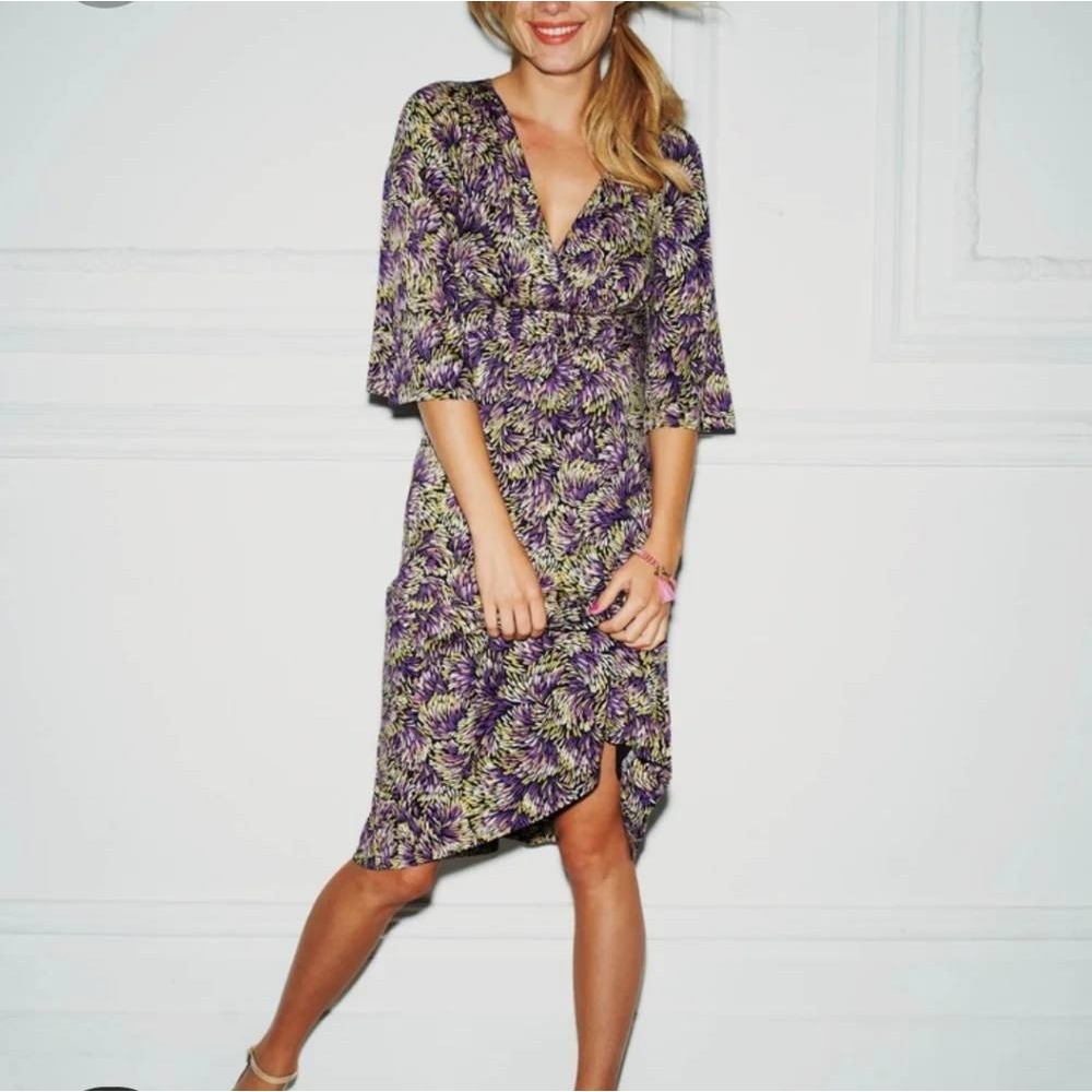 Boden 6 Floaty Fireworks Jersey Dress Purple Yellow V-Neck Empire Waist Midi